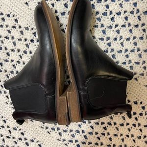 Wolverine black leather Chelsea boots size 7.5